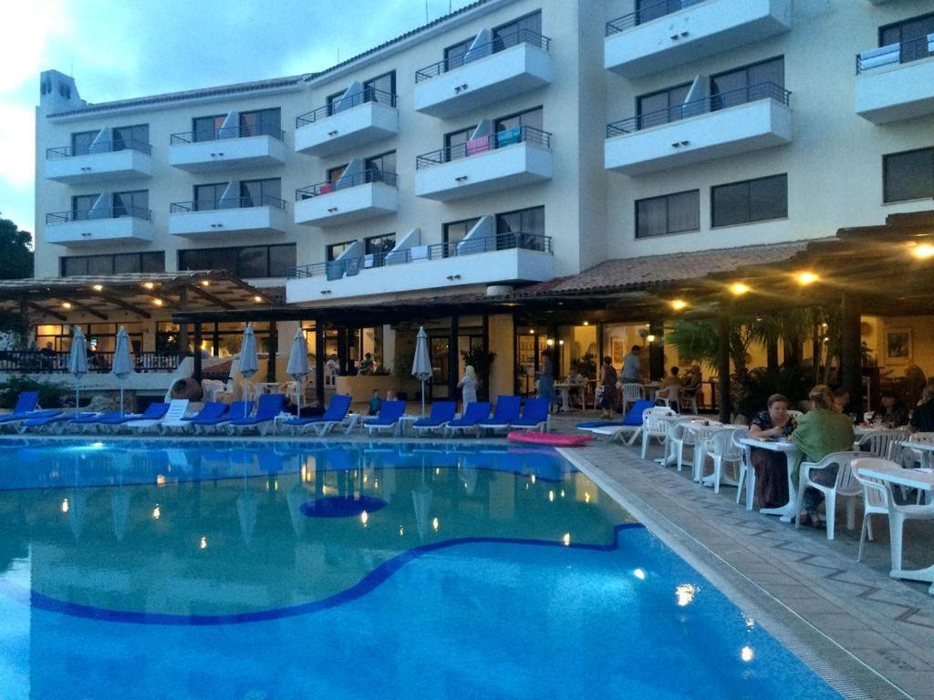 Hotel Complex House Near The Beach Paphos Bagian luar foto